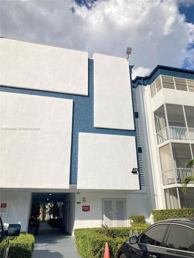 9159 SW 77th Avenue 211, Ken Dade, Miami, FL