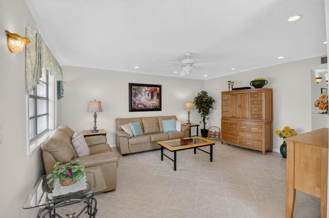 323 Capri G 323, Delray Beach, FL 33484