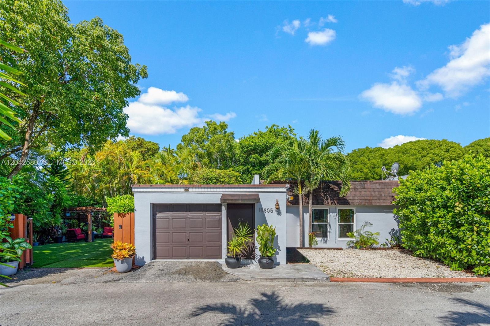 18805 W Lake Drive 18805, Hialeah, FL 33015, Hialeah