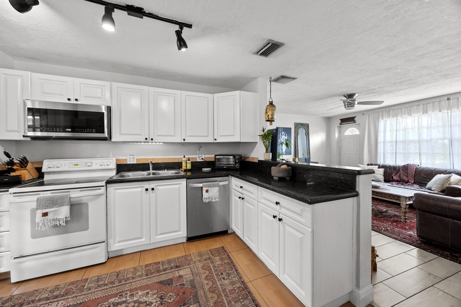 1427 NE 30th Street, Pompano Beach, FL 33064 photo 4