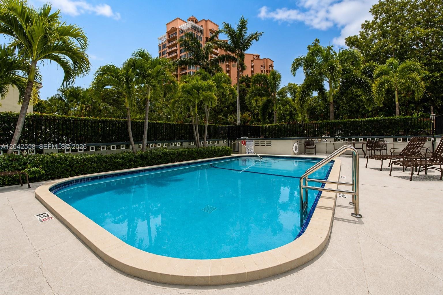 35 Edgewater Drive 107, Coral Gables, FL 33133 photo 17