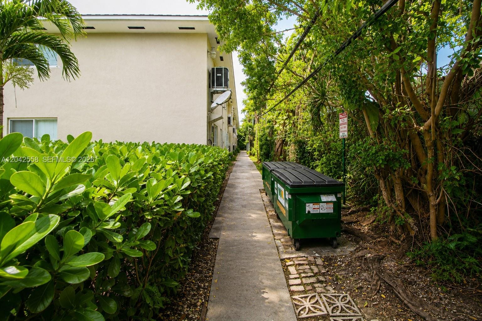 35 Edgewater Drive 107, Coral Gables, FL 33133 photo 10