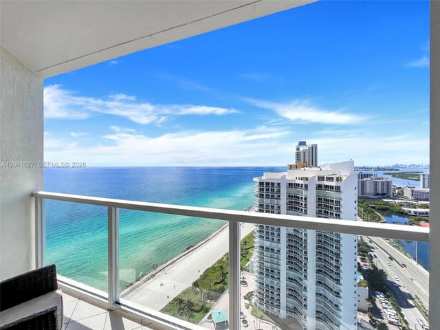 16699 Collins Avenue 3309, La Perla, Sunny Isles Beach, FL
