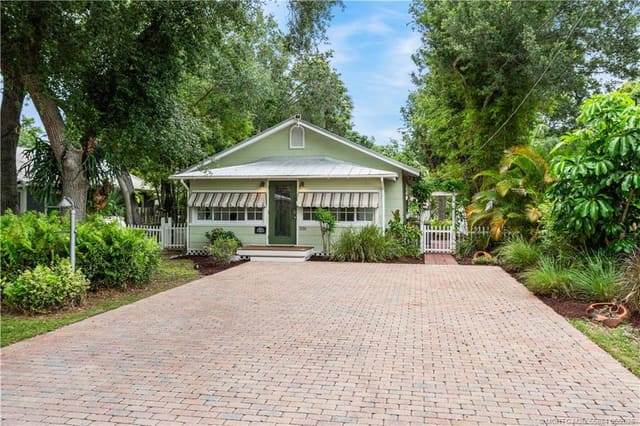 536 SW Halpatiokee Street, Stuart, FL 34994