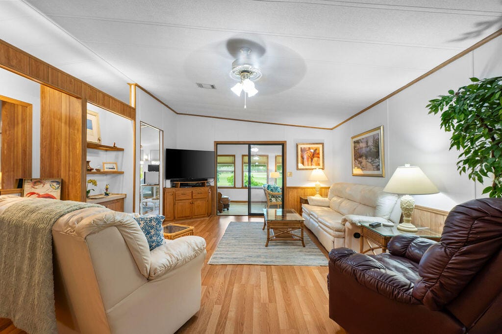 7894 SE Saratoga Drive E, Hobe Sound, FL 33455 photo 8