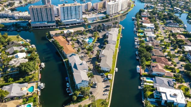 450 Paradise Isle Boulevard, Hallandale Beach, FL 33009