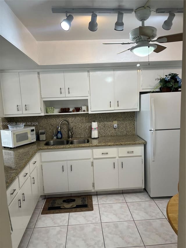 1351 NE Miami Gardens Drive 222E, Miami, FL 33179