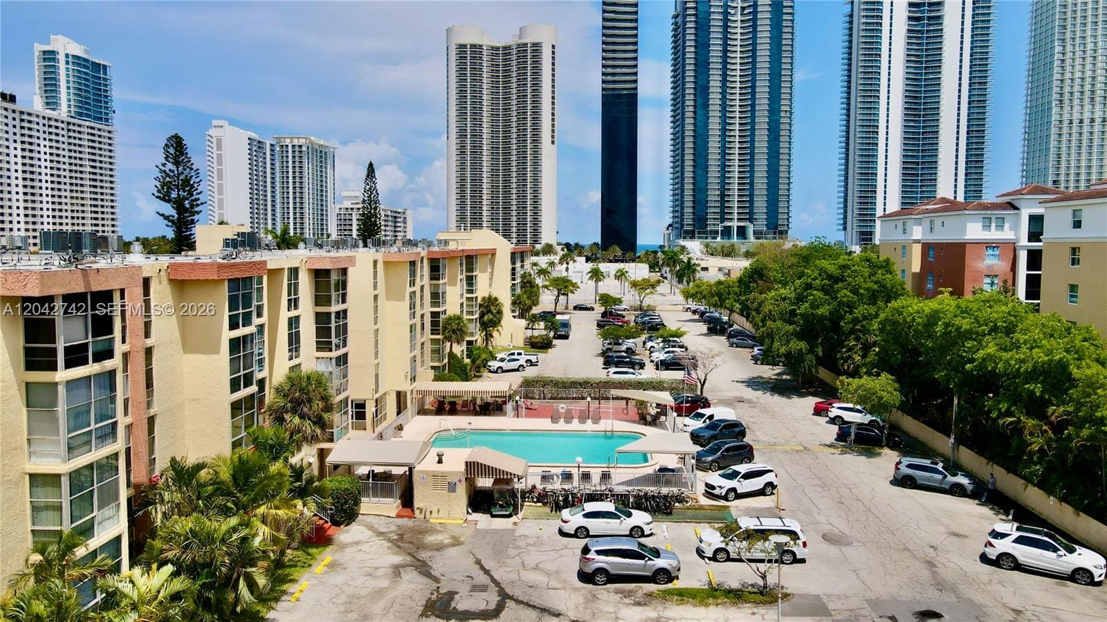 200 172nd Street 114, Sunny Isles Beach, FL 33160 photo 2