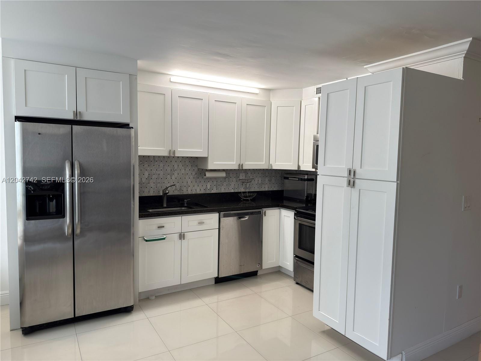 200 172nd Street 114, Sunny Isles Beach, FL 33160 photo 11