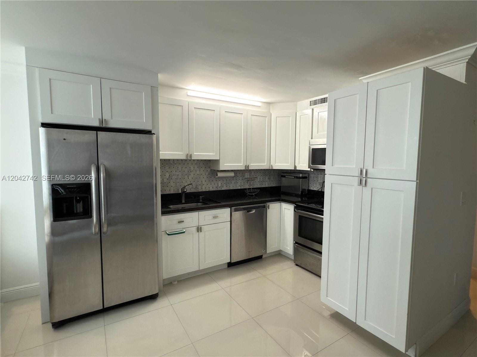 200 172nd Street 114, Sunny Isles Beach, FL 33160 photo 10