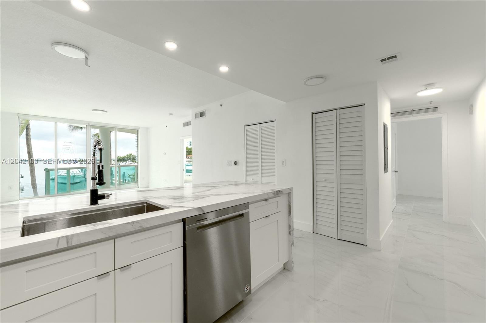 7914 Harbor Island Drive 106 — photo 3