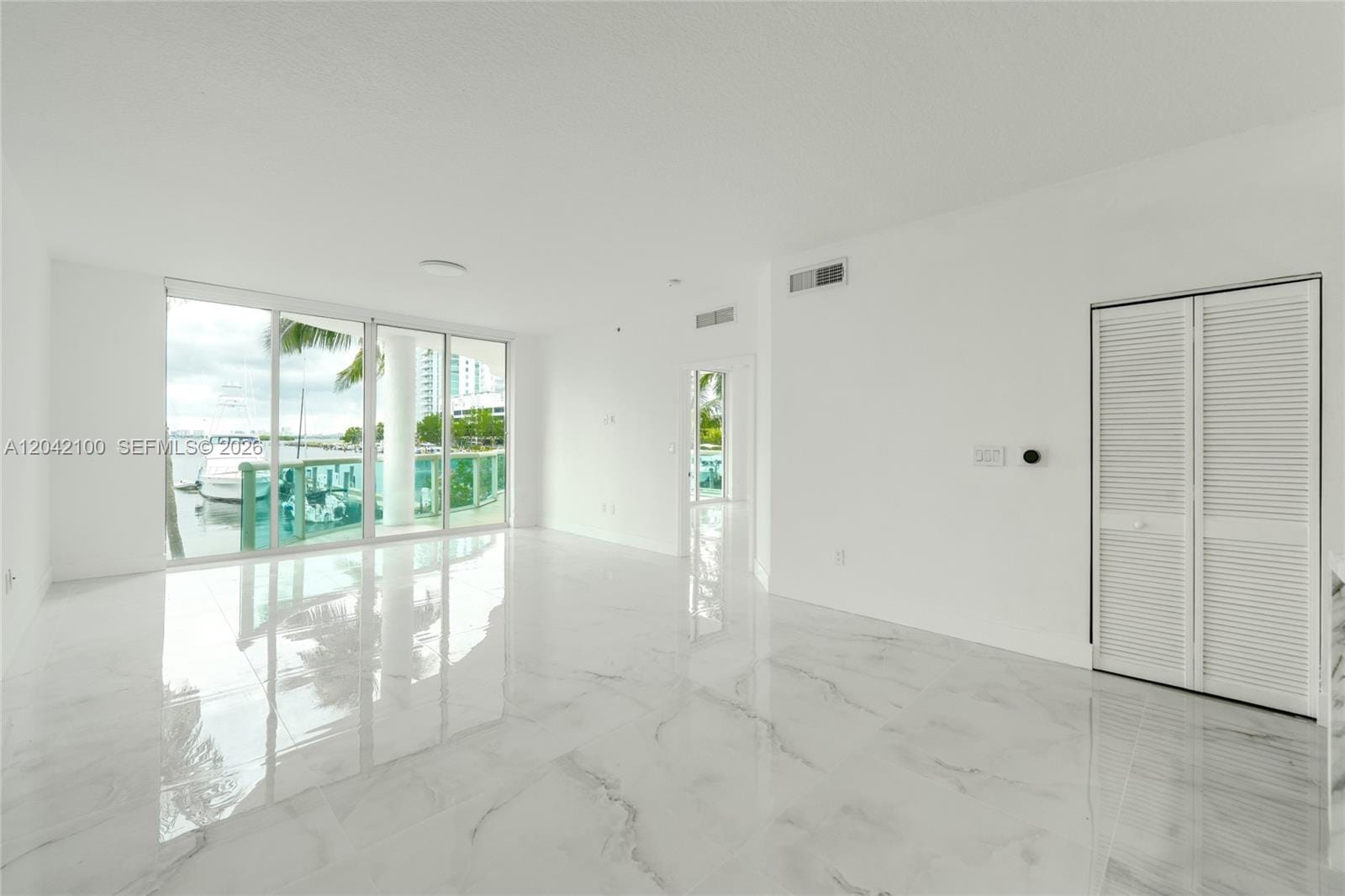 7914 Harbor Island Drive 106 — photo 4