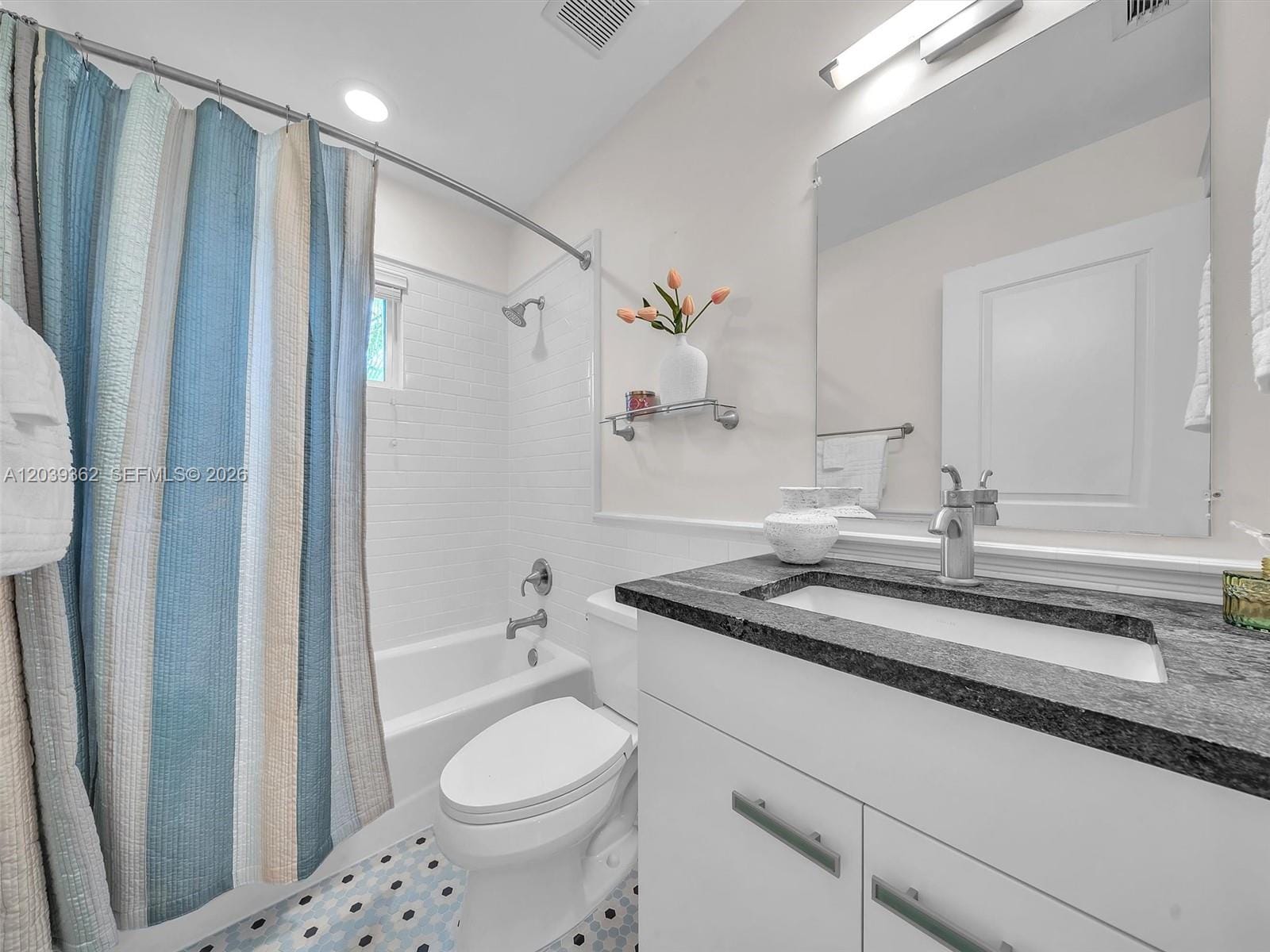 736 NE 17th Way, Fort Lauderdale, FL 33304 photo 23
