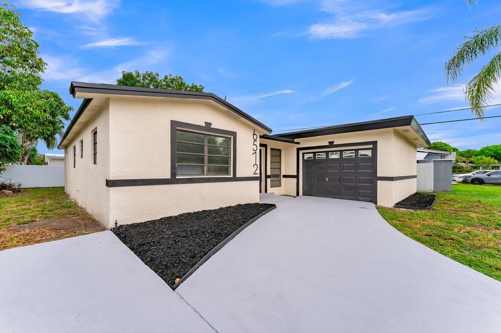 6572 Pierce Street, Hollywood, FL 33024, Hollywood