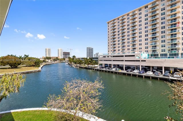 450 Paradise Isle Boulevard 302, Isle Of Paradise Co Op, Hallandale Beach, FL