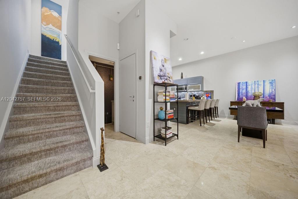 710 NE 3rd Avenue — photo 9