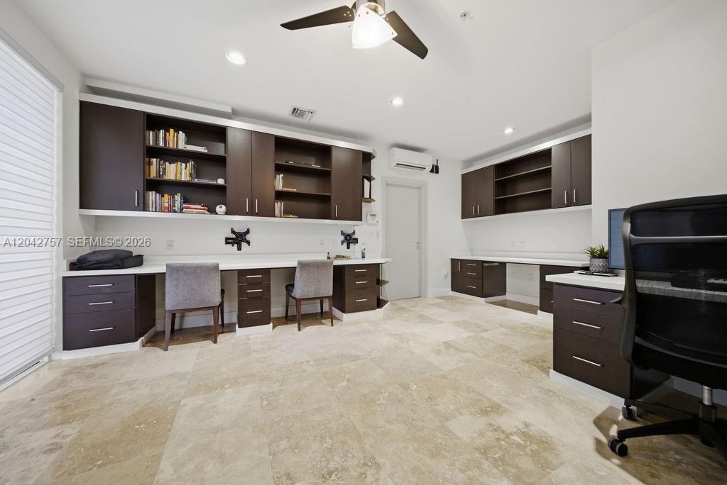 710 NE 3rd Avenue — photo 10