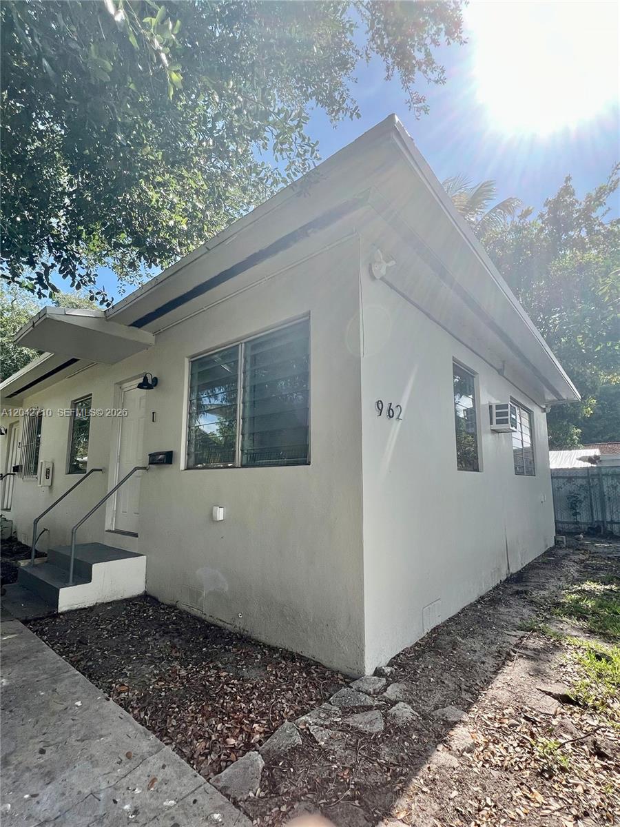 962 NW 6th Street 1, Miami, FL 33136, Miami