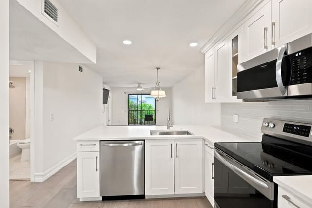 7209 Golf Colony Court 203, Lucerne Lakes, Lake Worth, FL