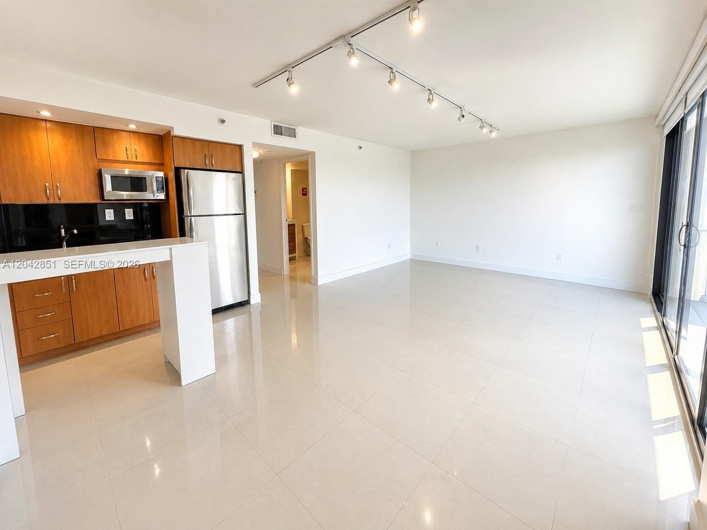 555 NE 15th Street 403 — photo 4