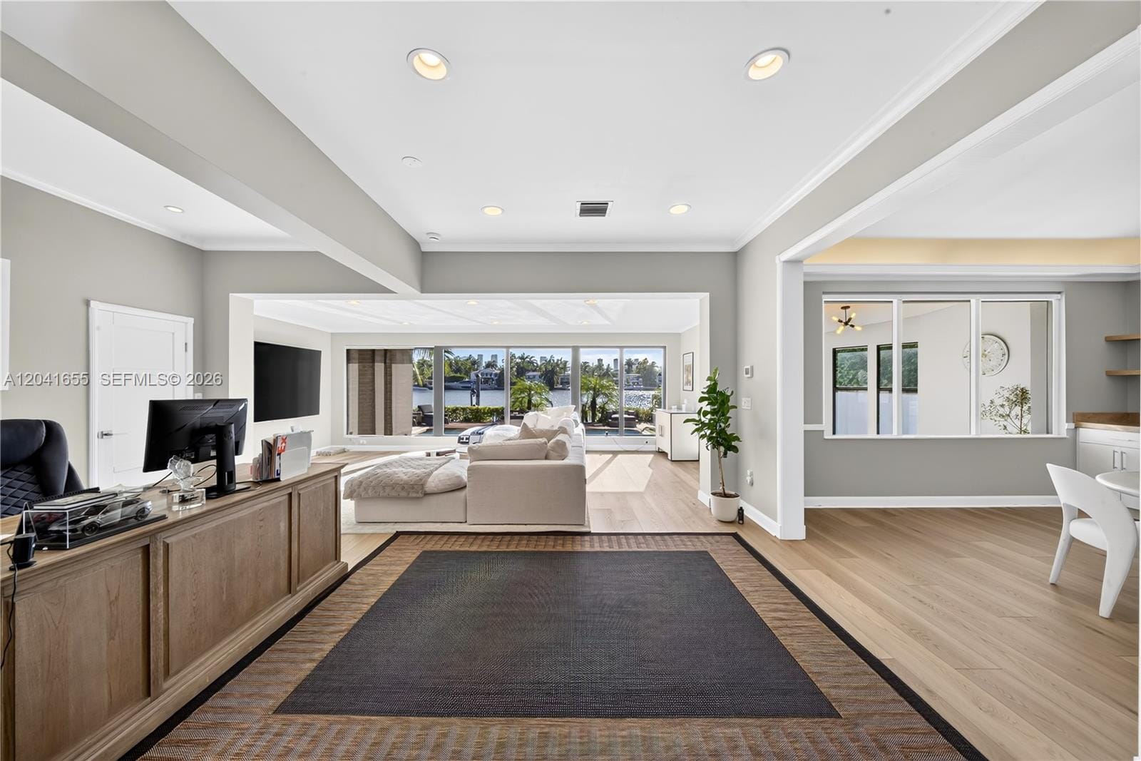 460 W Dilido Drive — photo 8