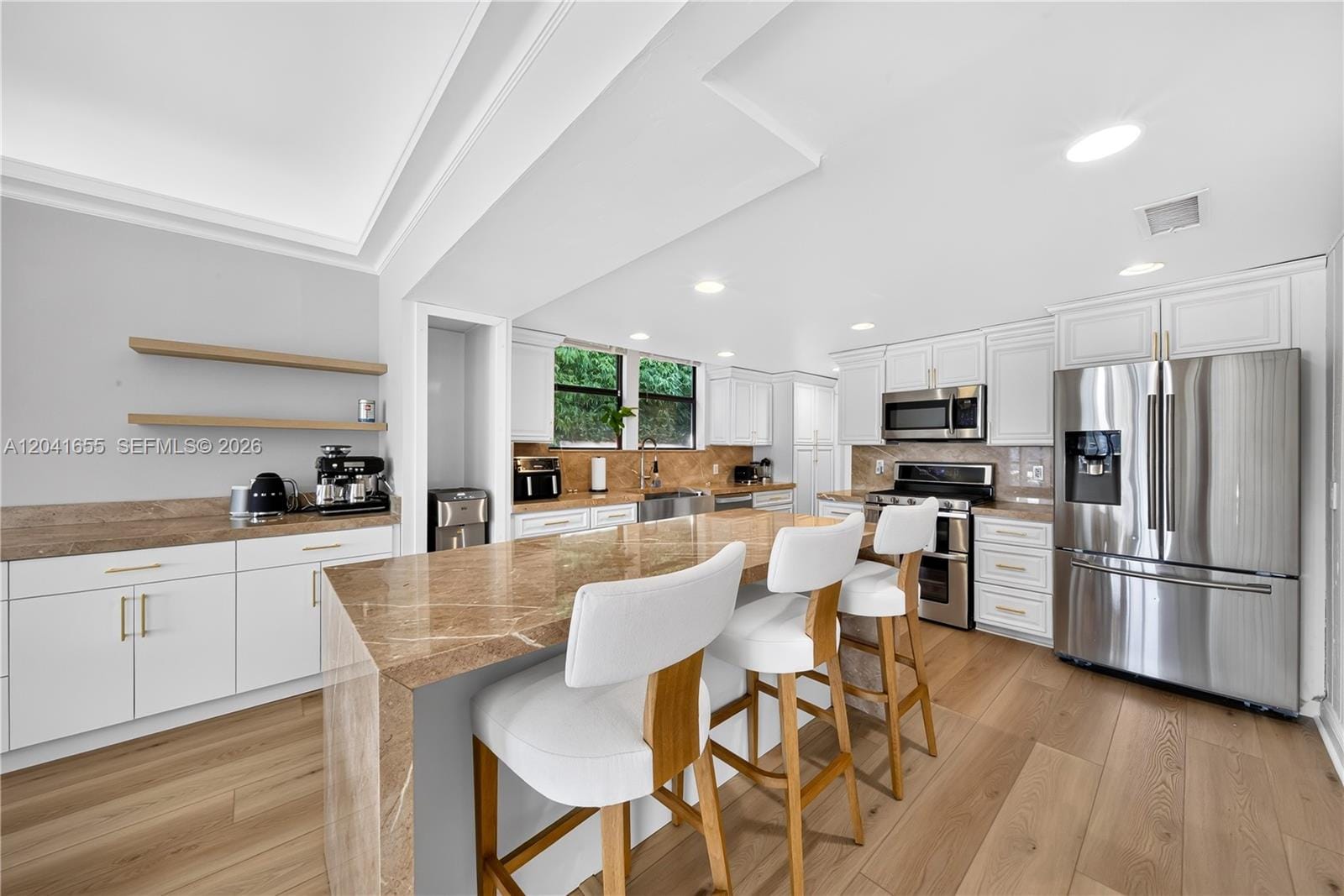460 W Dilido Drive — photo 9