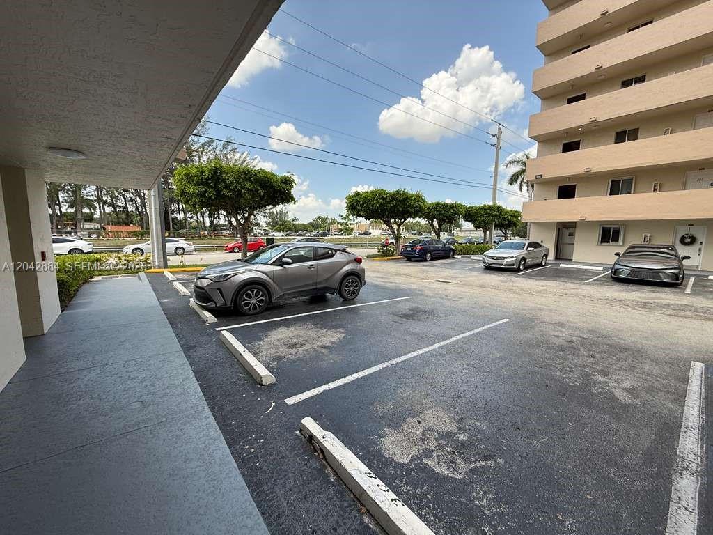 2735 W 52nd Street 109, Hialeah, FL 33016, Hialeah
