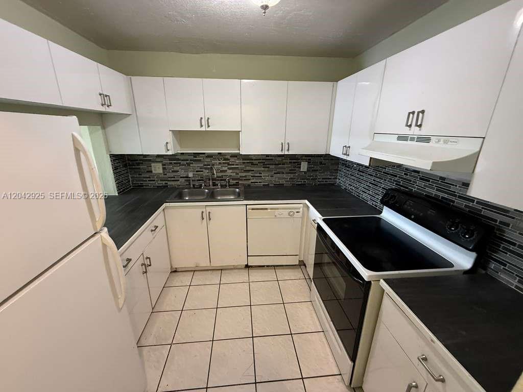 1900 W 68th Street G308, Hialeah, FL 33014, Hialeah