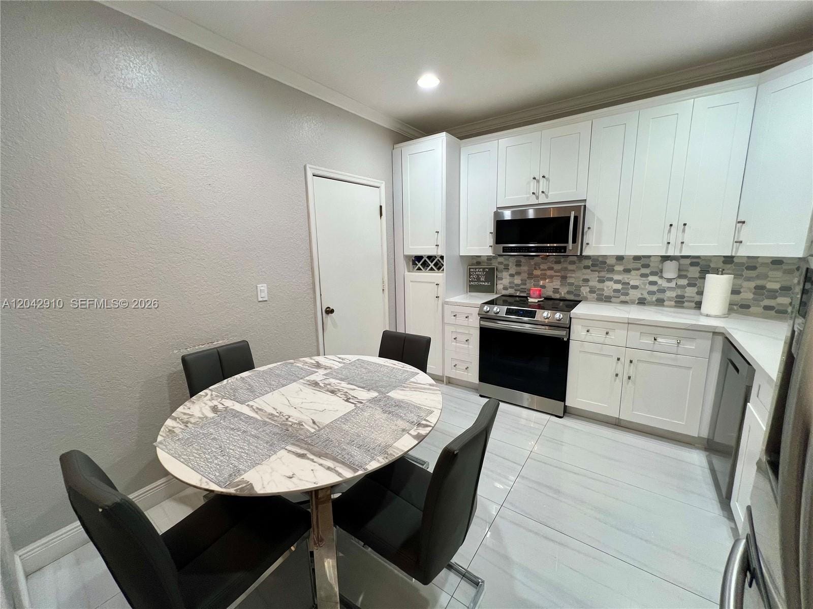 8917 NW 54th Street — photo 4