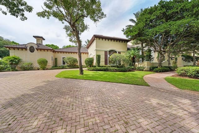 9001 SW 59th Court, Pinecrest, FL 33156