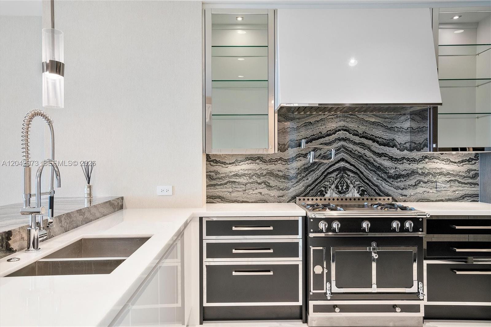 17901 Collins Avenue 902 — photo 4