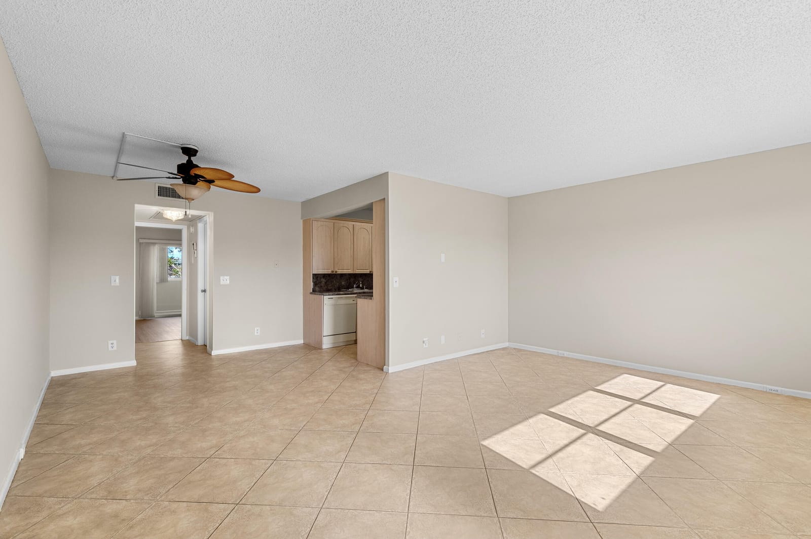 3013 Wolverton A — photo 10