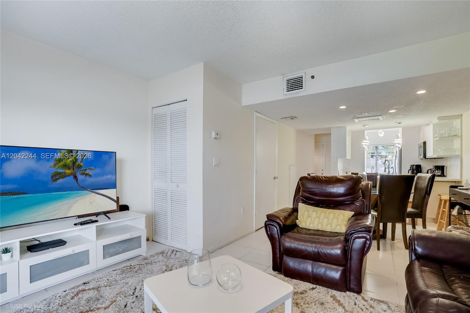 221 Riviera Circle — photo 5