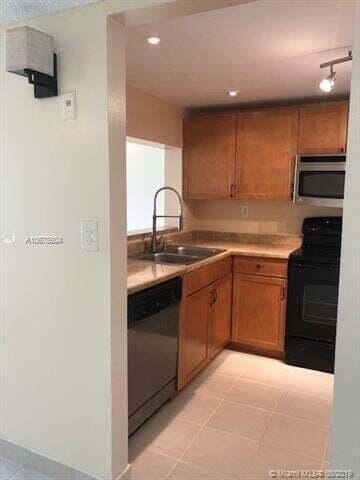 1911 Sabal Palm Drive 104 — photo 2