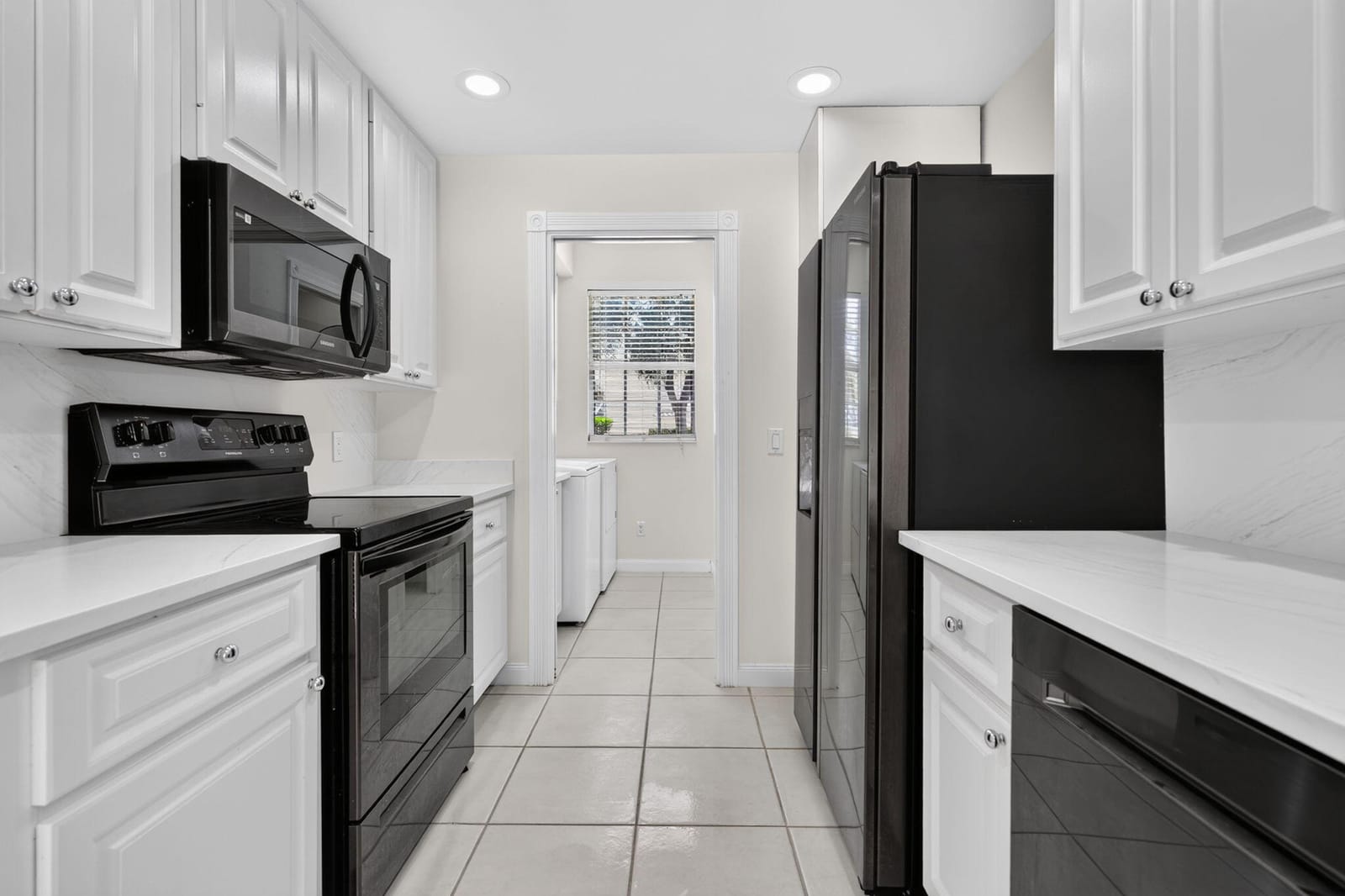 112 Santa Barbara Way — photo 3