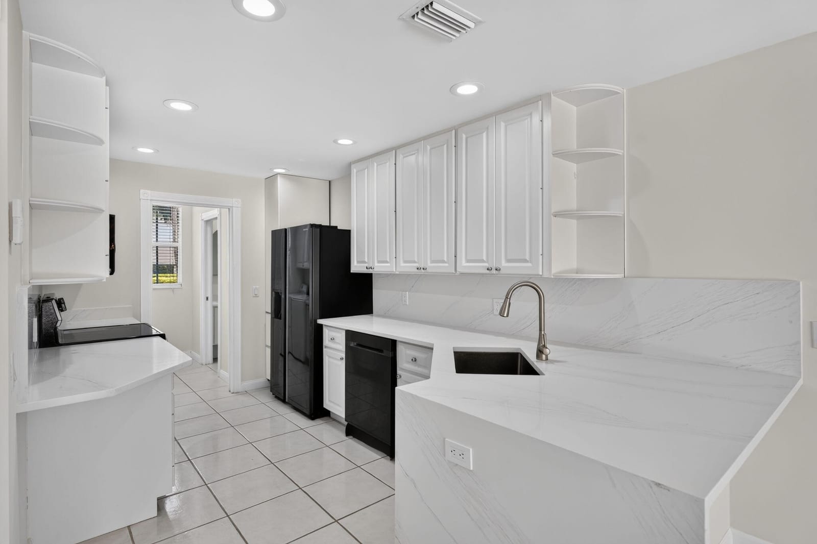 112 Santa Barbara Way — photo 4