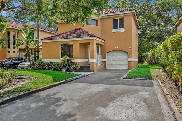 11251 Lakeview Drive 21-f, Portofino Condominium, Coral Springs, FL