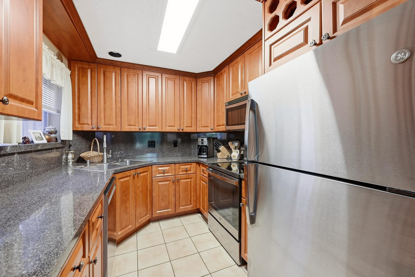 2118 Discovery Circle W, Deerfield Beach, FL 33442 photo 11