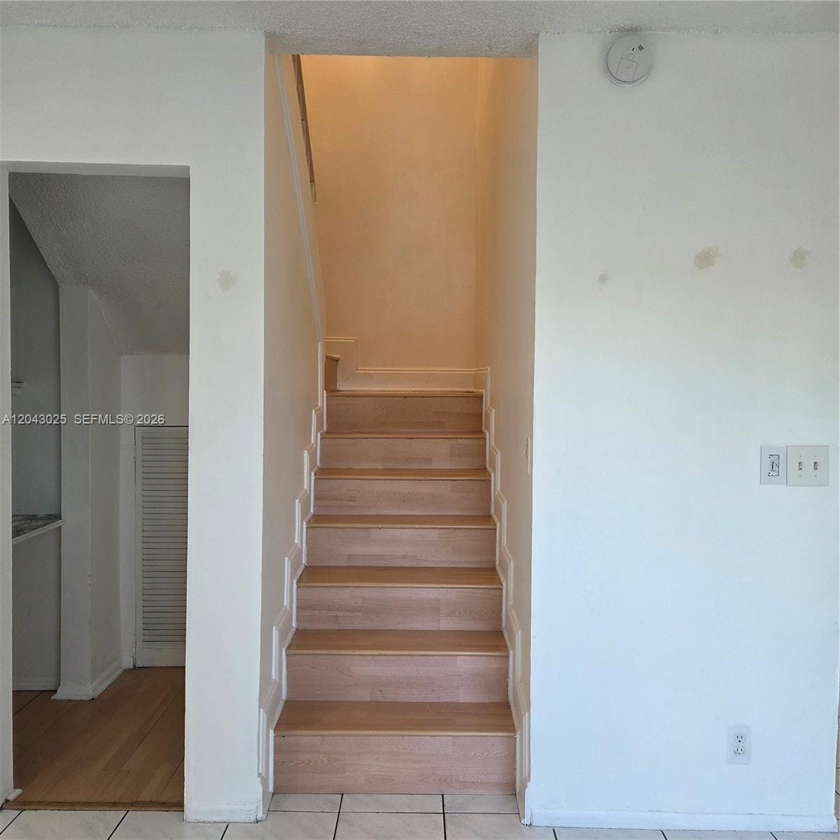 8905 NW 28th Drive B — photo 2