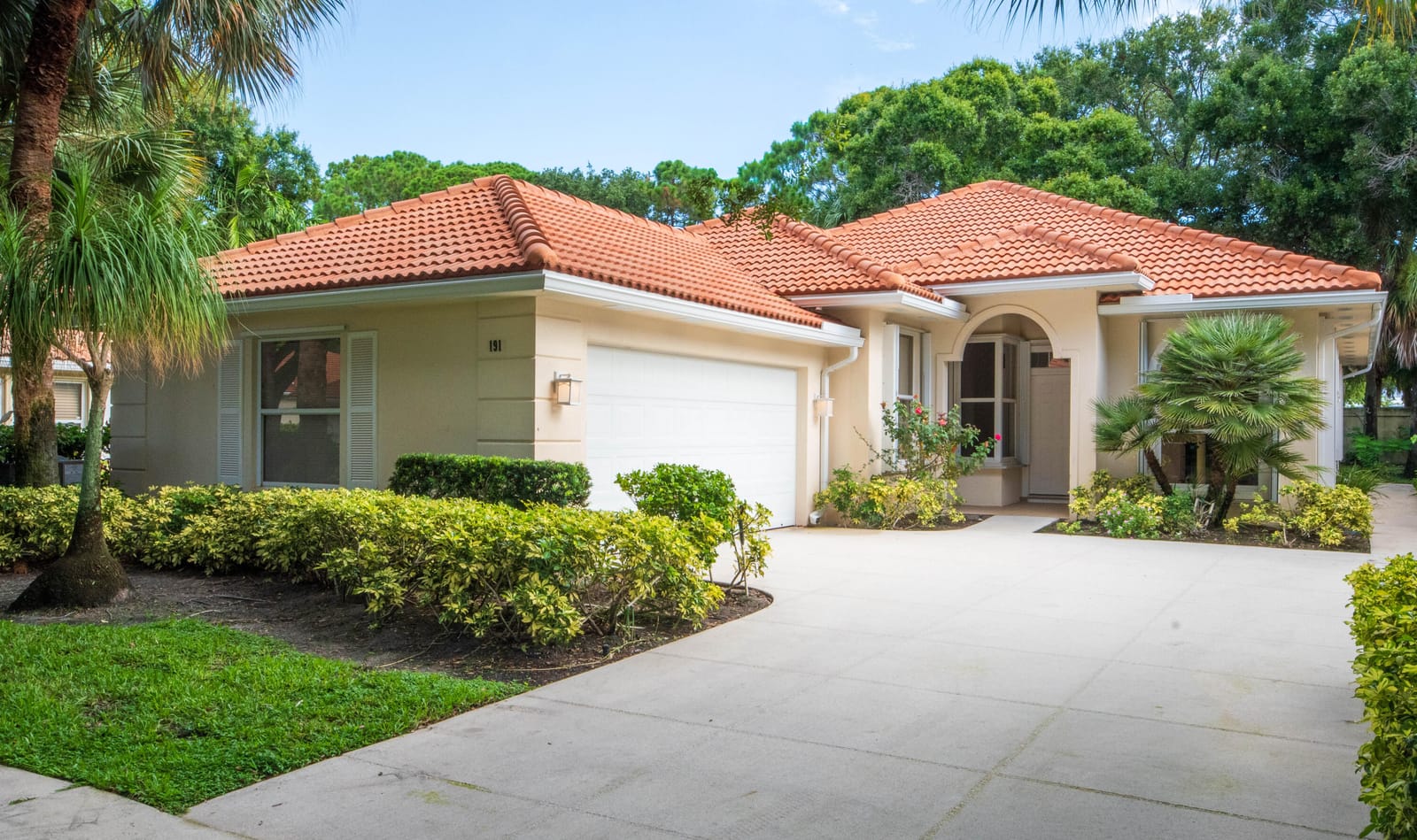 191 E Tall Oaks Circle, Palm Beach Gardens, FL 33410