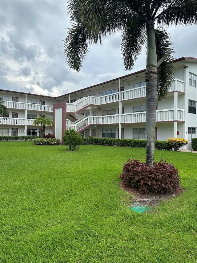 599 Fanshaw O, Boca Raton, FL 33434