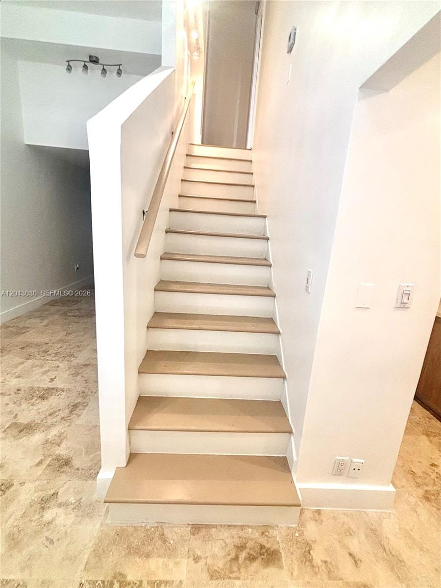 2666 Tigertail Avenue 114 — photo 7