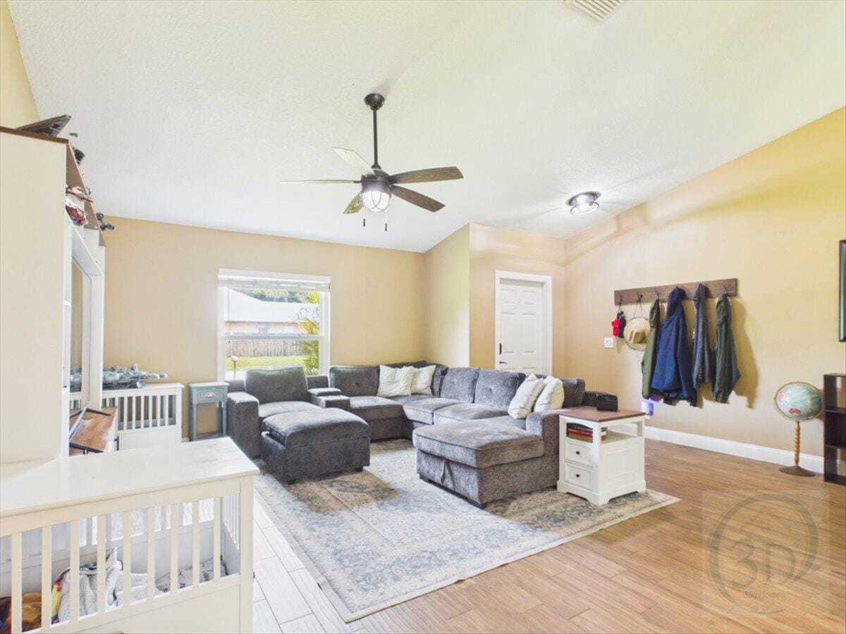 2265 SW Grosspoint Street — photo 3