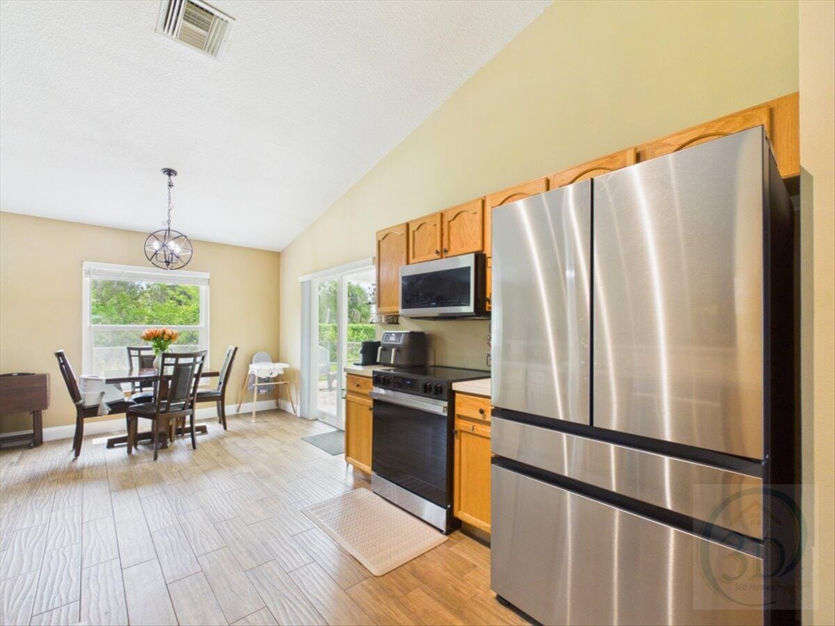 2265 SW Grosspoint Street — photo 5