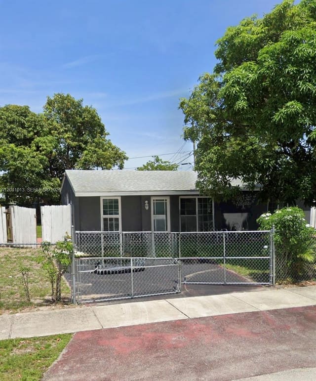 2300 SW 43rd Avenue, Broadview Park, Fort Lauderdale, FL