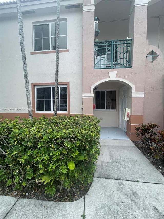 2151 NW 77th Way 102, Pembroke Pines, FL 33024