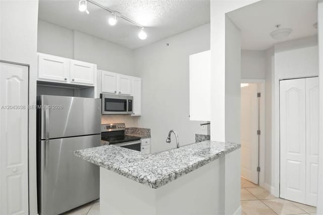 6001 SW 70th Street 108, South Miami, FL 33143