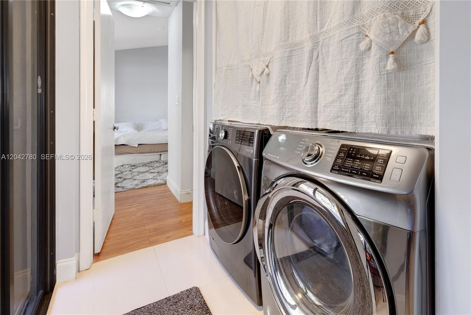 3064 S Oakland Forest Drive 1006 — photo 12