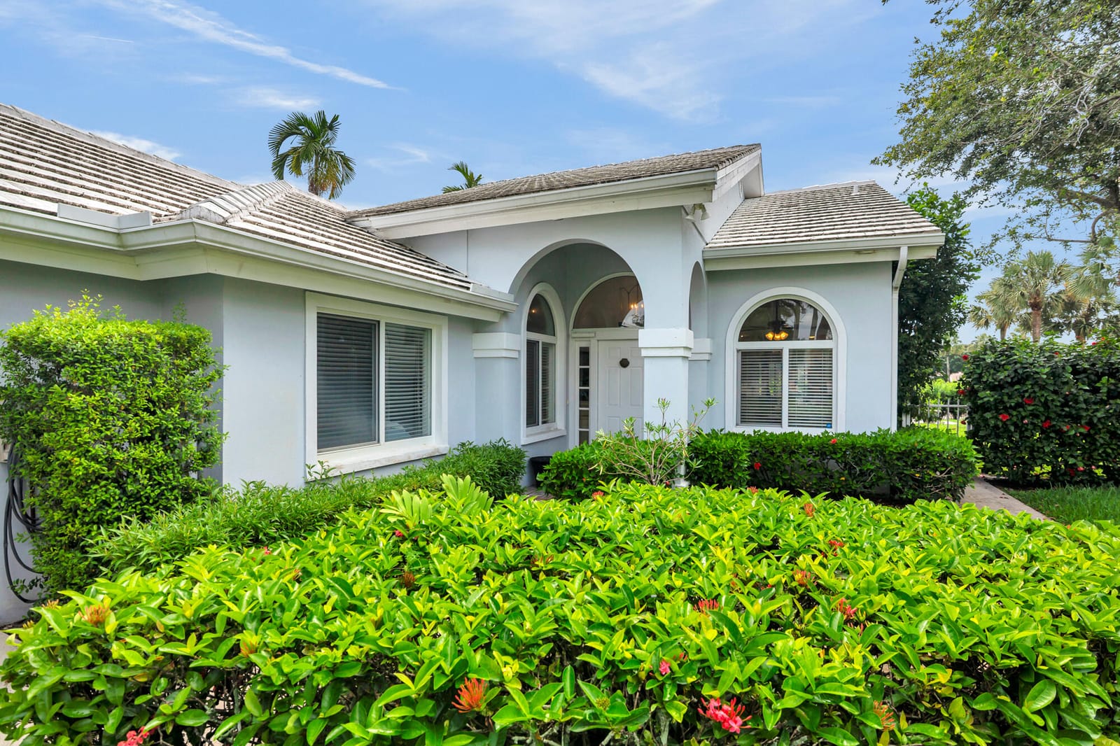 2402 Saratoga Bay Drive — photo 6