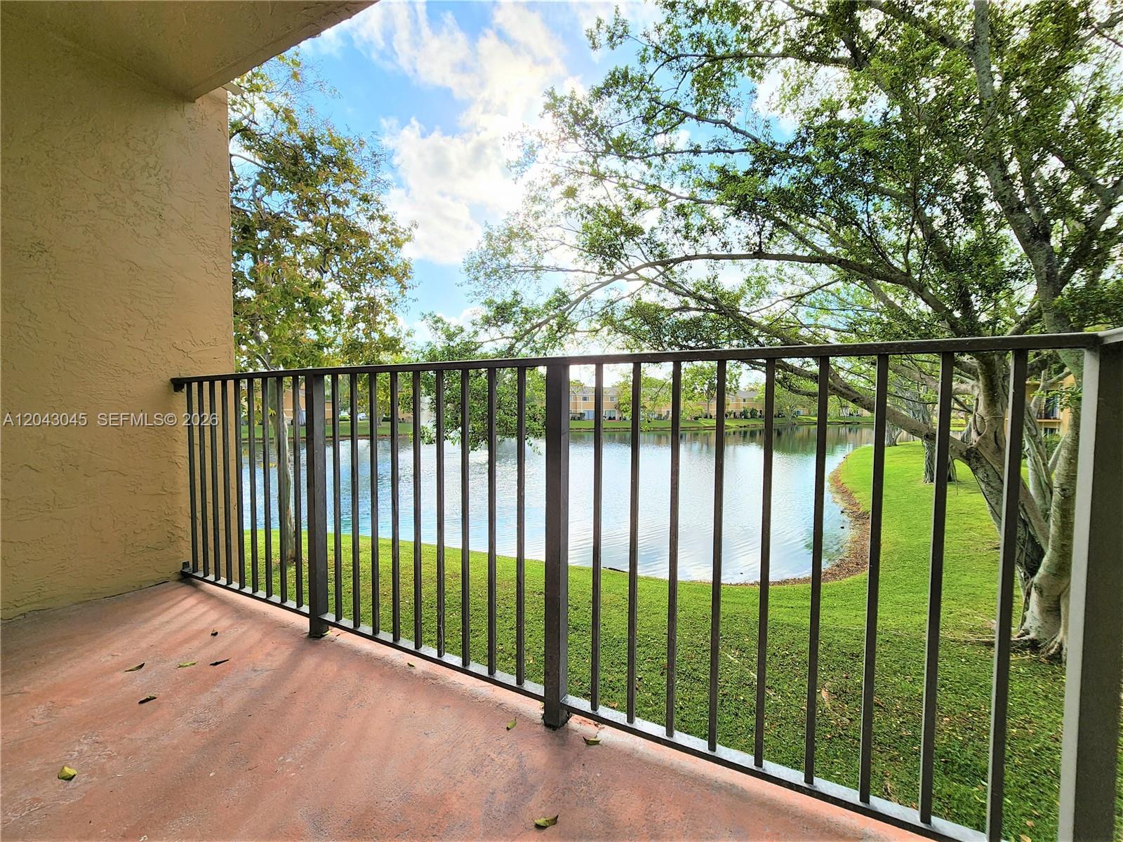 251 Palm Circle W 204, Pembroke Pines, FL 33025, Pembroke Pines
